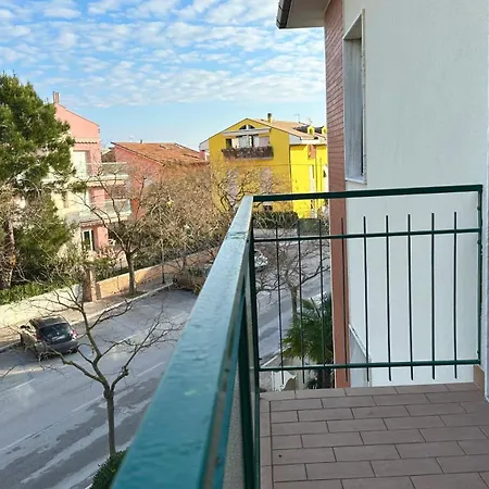 M218 - Marcelli, Trilocale Con Terrazzo A 50mt Dal Mare *